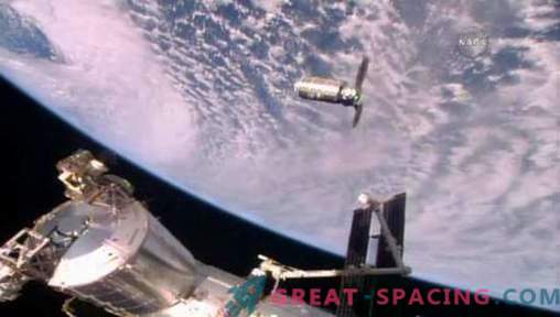 Eine Frachtrakete zur Raumstation startet am Dienstag.