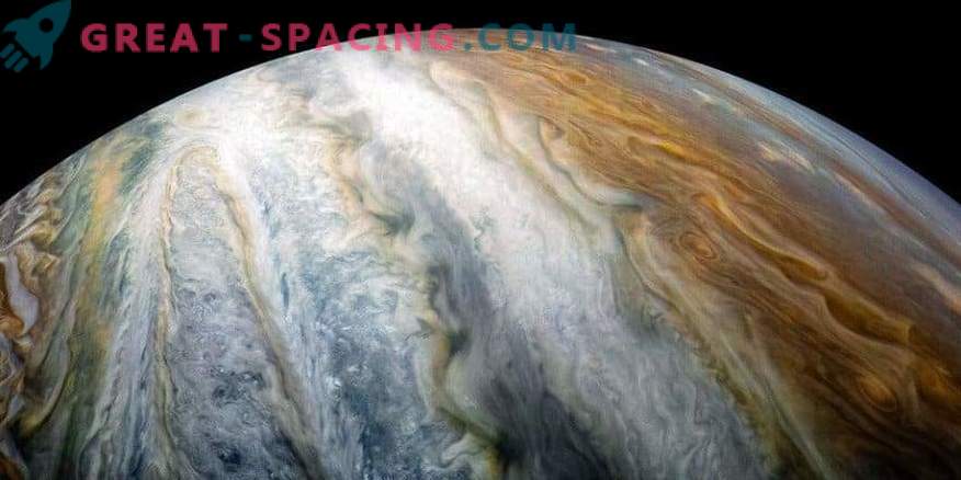 Das Rätsel der Farbbalken von Jupiter