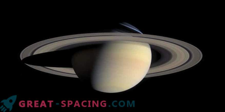 Die Ringe des Saturn beeinflussen die obere Atmosphäre des Planeten