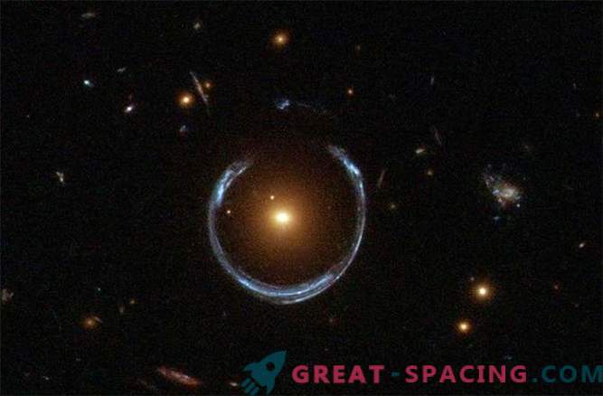 Die erstaunlichsten Beispiele für Gravitationslinsen: Fotos