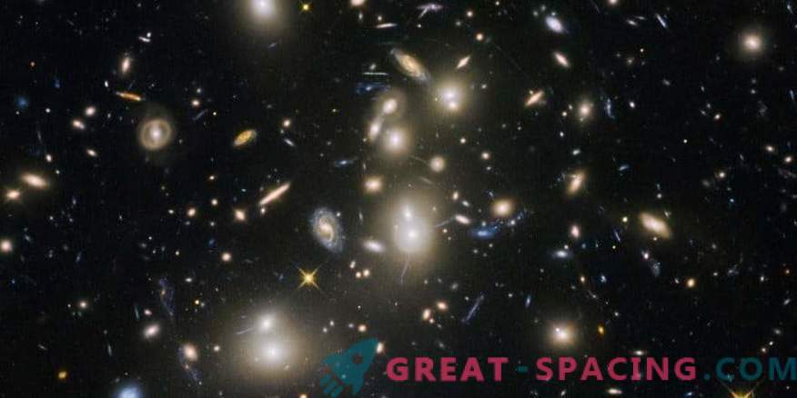 Gefundene antike Galaxien, die dem Universum sein erstes Licht gaben.