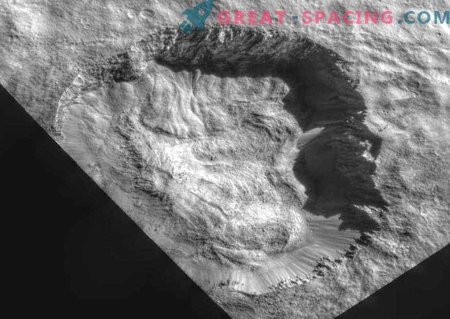 Die Morgendämmerung zeigt die jüngsten Veränderungen an der Oberfläche von Ceres.