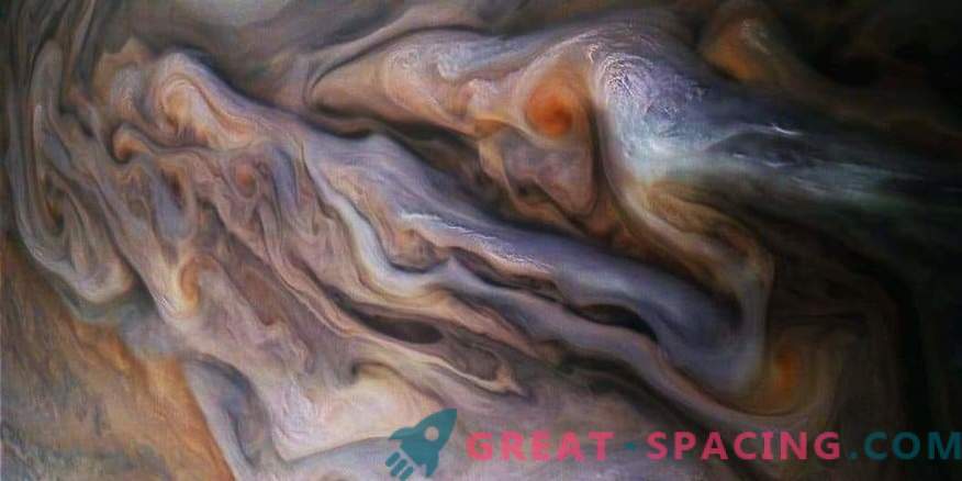 Erstaunliche atmosphärische Muster des riesigen Jupiters