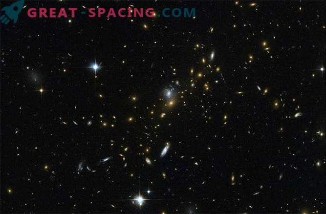 Der massive galaktische Haufen gab Hubble eine Superapproximation.