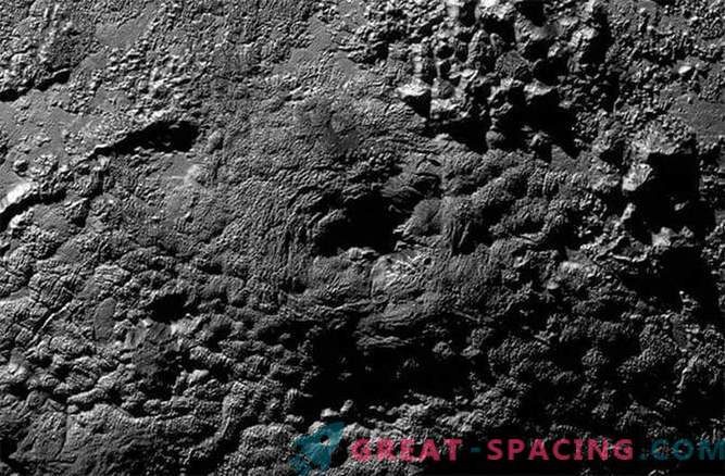 Seltsame Berge auf Pluto können Eisvulkane sein