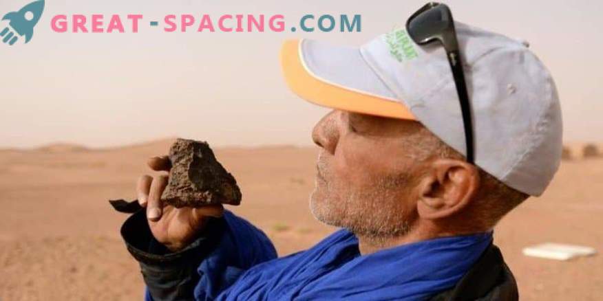 Marokkanische Wüste von Meteoritenjägern gesiebt