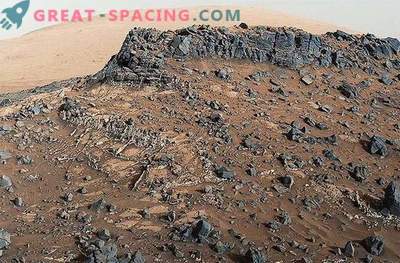 Mars Rover entdeckte reichhaltige mineralische Sedimente in Felsrissen