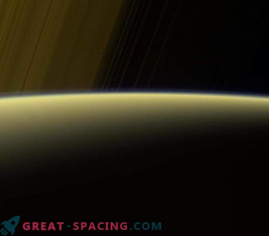 Cassini geht weiter zum großen Finale