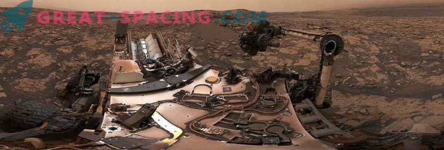 Epic Self und Martian Panorama vom staubigen Curiosity Rover