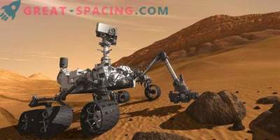 Epic Self и марсианска панорама от прашния Любопитство Rover