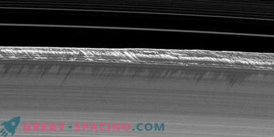 Picos do Anel B de Saturno
