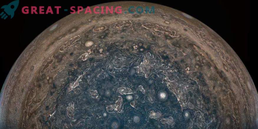 Die Einheit Juno bleibt in der gleichen Entfernung von Jupiter.
