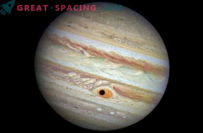 Der Jupitersatellit verdeckte den Großen Roten Fleck