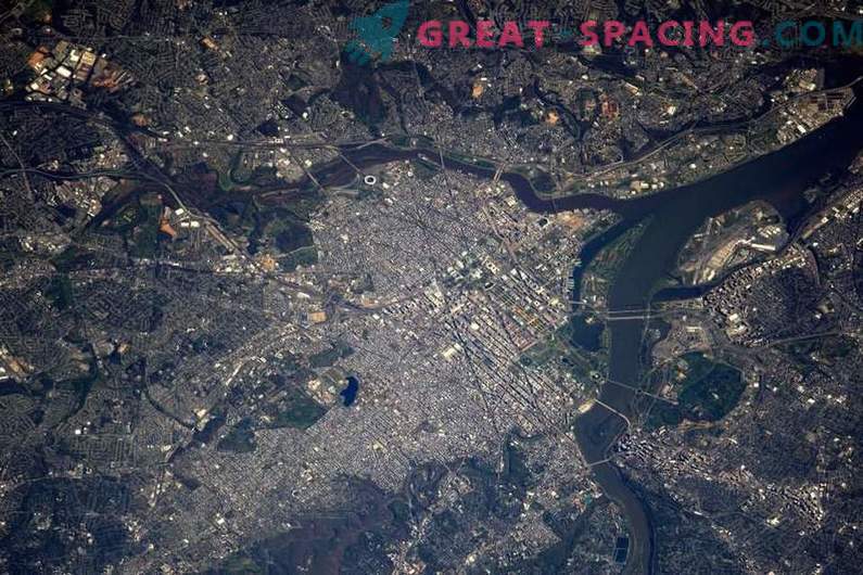 Die NASA erinnert sich an den 11. September mit neuen Bildern von New York aus dem All.
