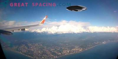 What kind of unidentified object was captured by an airplane passenger over Ohio. Video