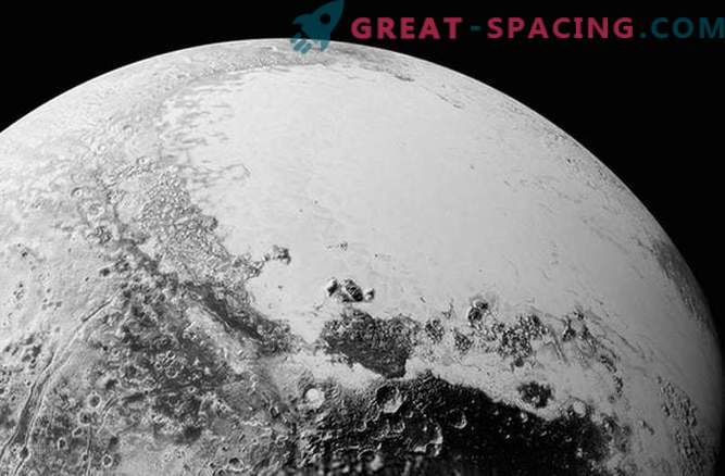 Schöne komplexe Welt von Pluto auf den neuen Fotos