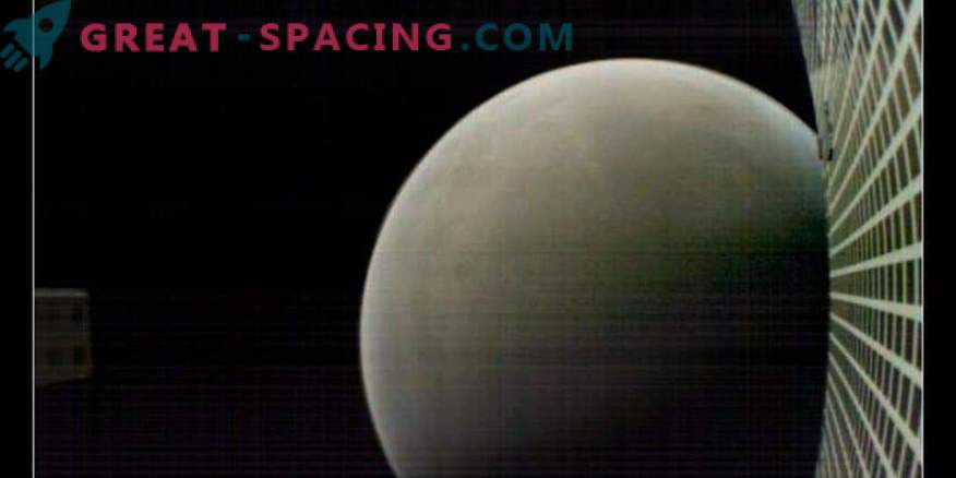 Abschiedsfoto vom Mars von kleinen Satelliten