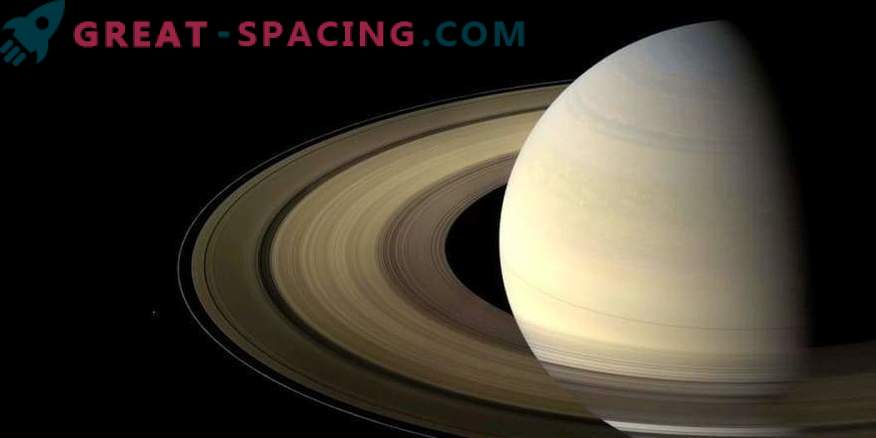 Neue Bilder von Mars und Saturn von Hubble