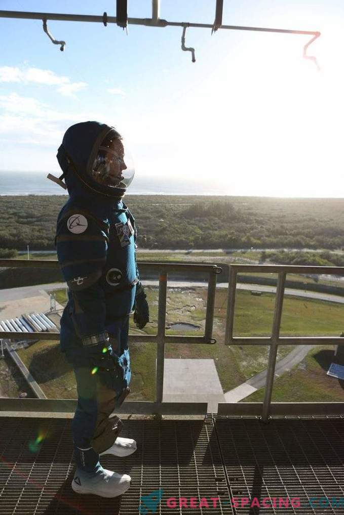 Boeing demonstriert verlockende Raumanzüge für Astronauten