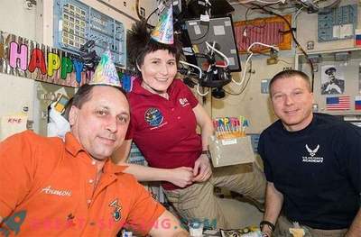 Die ISS-Besatzung bleibt in der Umlaufbahn, bis die Russen eine Rakete entdecken.