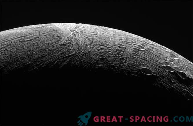 Cassini machte die letzten Fotos von Enceladus